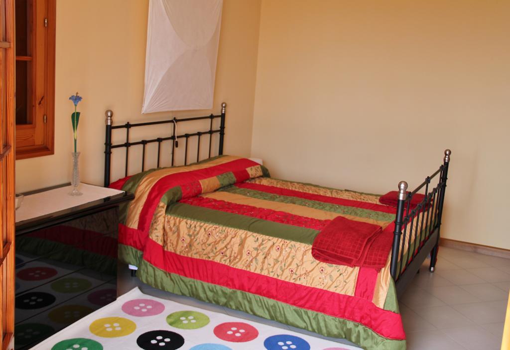 La Casa Di Jo Bed & Breakfast Vittoria Cameră foto